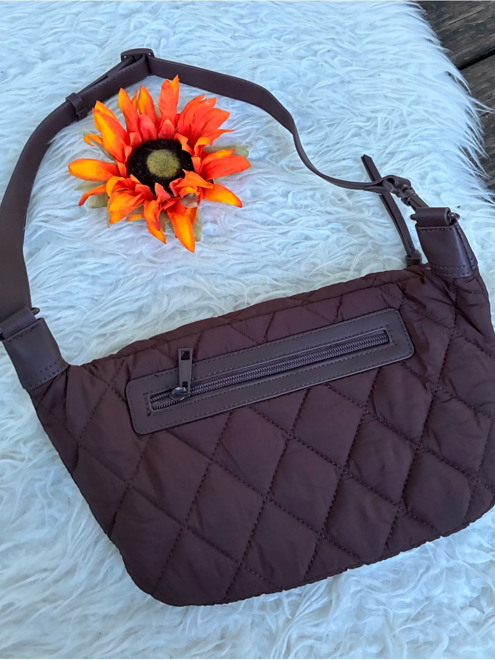 NWOT Poppy and Peonies large Quilted belt Bag in Dark Brown - Picture 6 of 8
